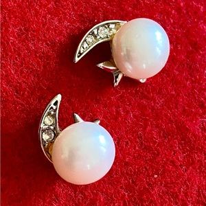 Pearl earrings
